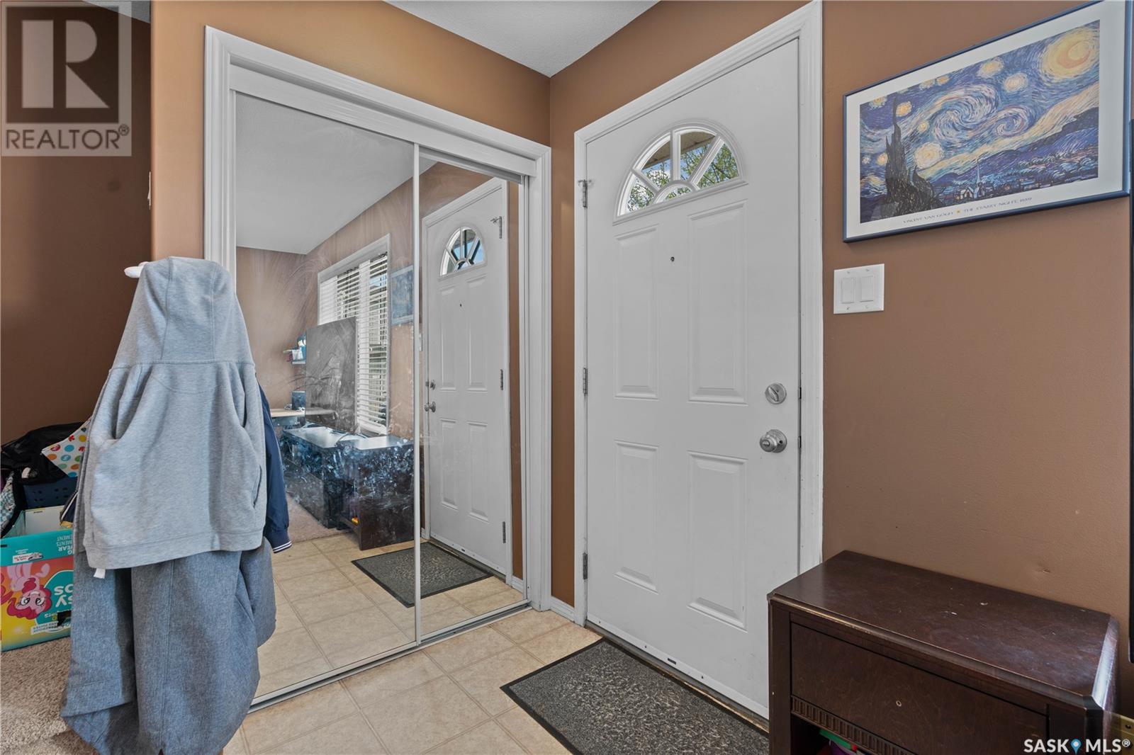 Single Family House 2 Level for Sale in  Cranbourn CRESCENT Regina 