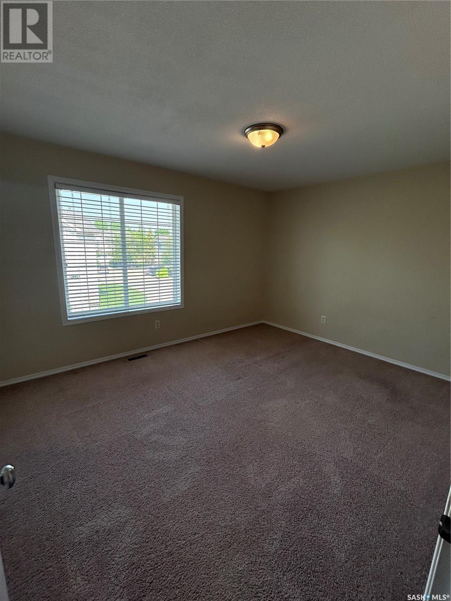 Single Family House 2 Level for Sale in  Cranbourn CRESCENT Regina 