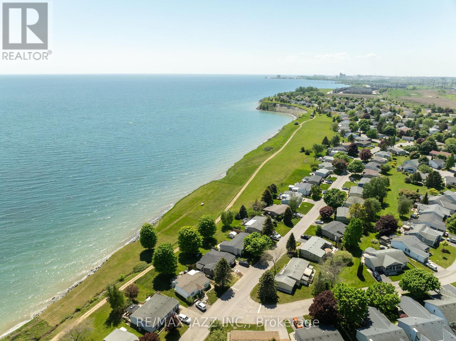 Photo 22 of 15 Bluffs Road, Clarington ON
