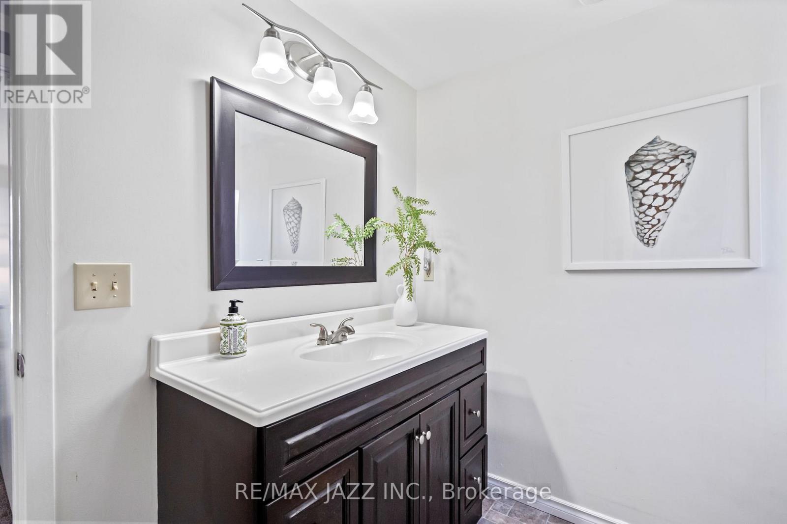 Photo 41 of 15 Bluffs Road, Clarington ON