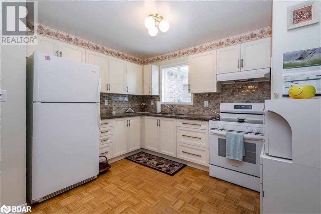 Photo 8 of 290 Cundles Road W, Barrie ON