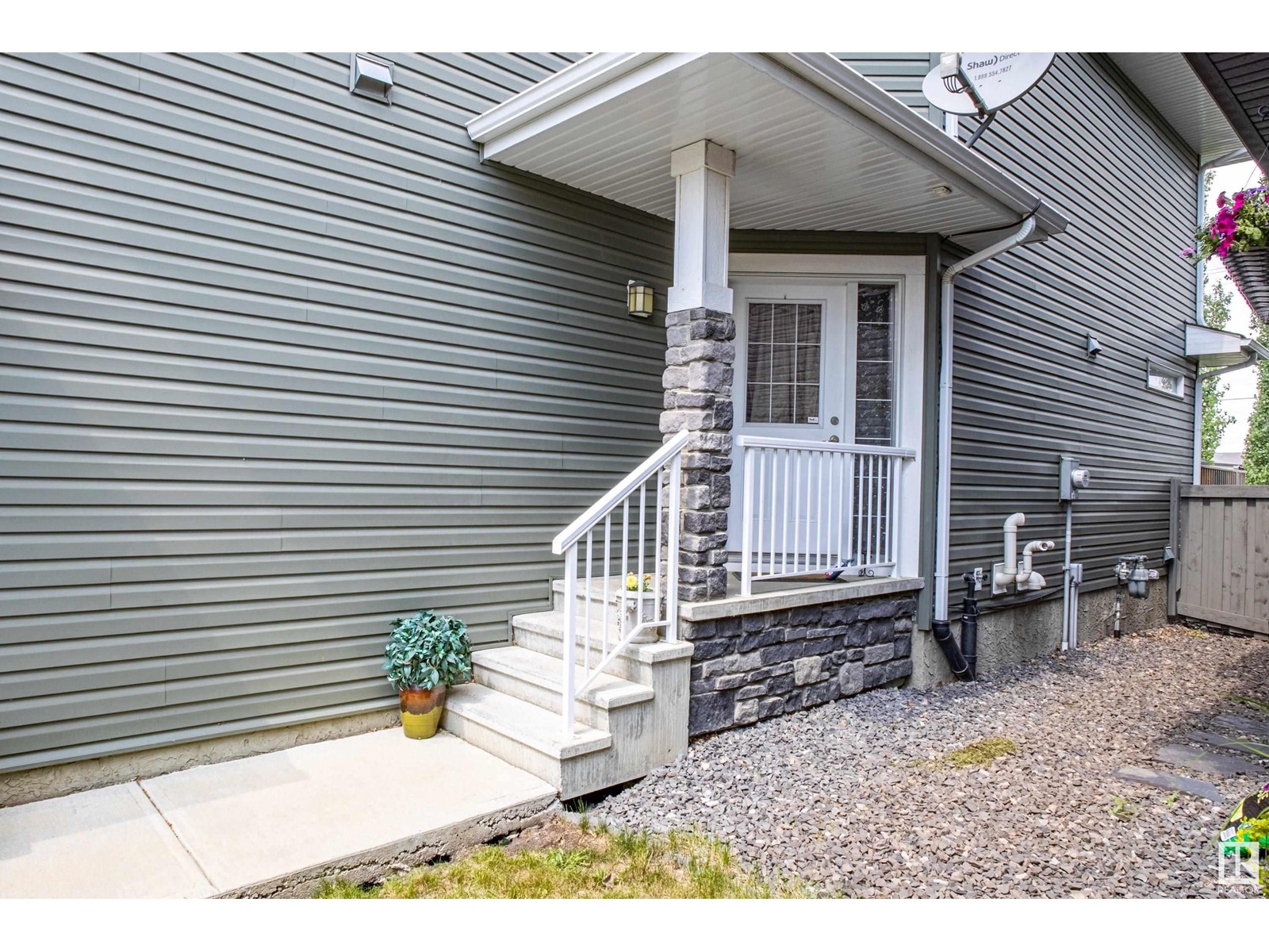 Photo 6 of 17620 10 Av Sw, Edmonton AB