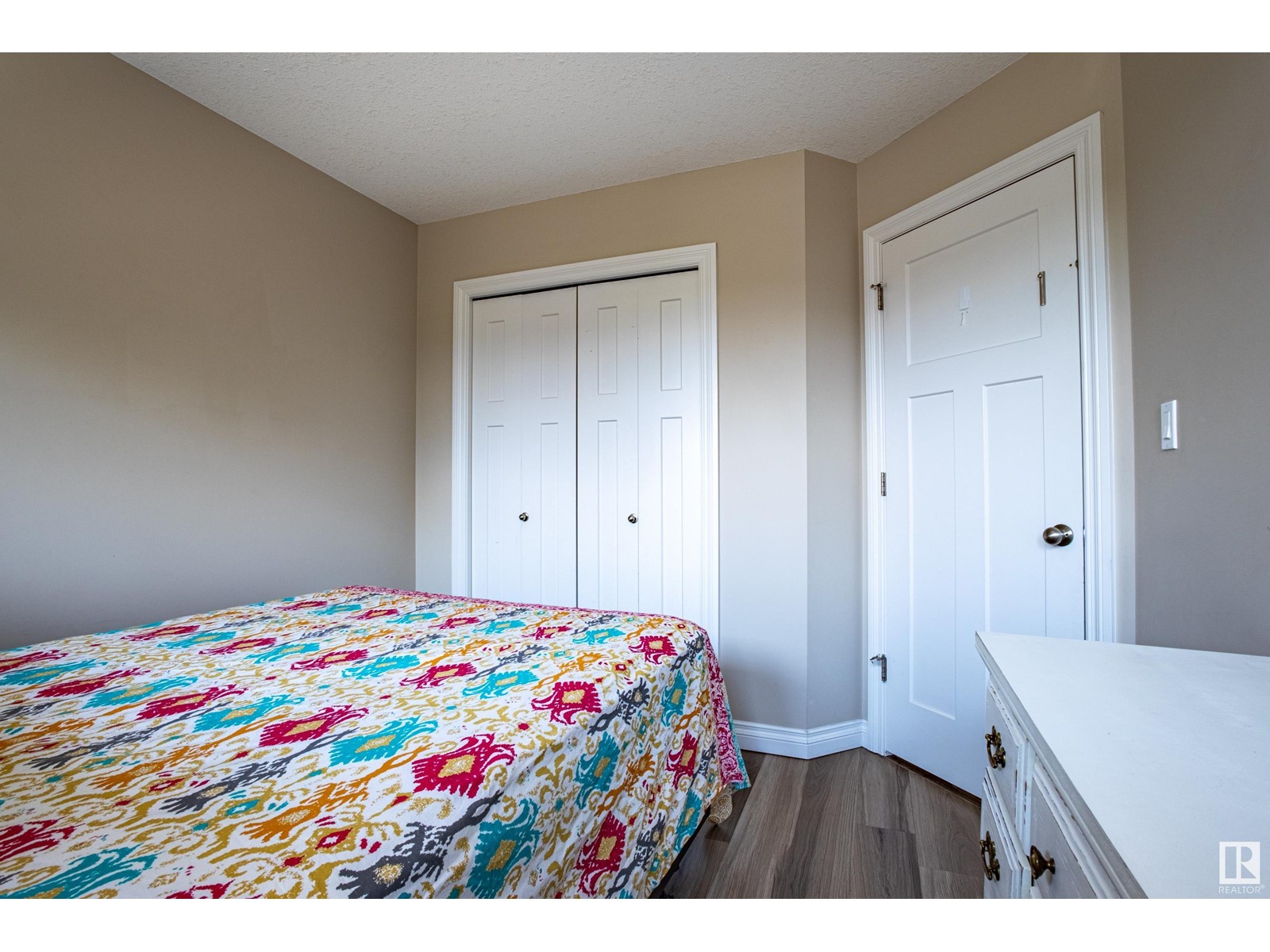 Photo 33 of 17620 10 Av Sw, Edmonton AB