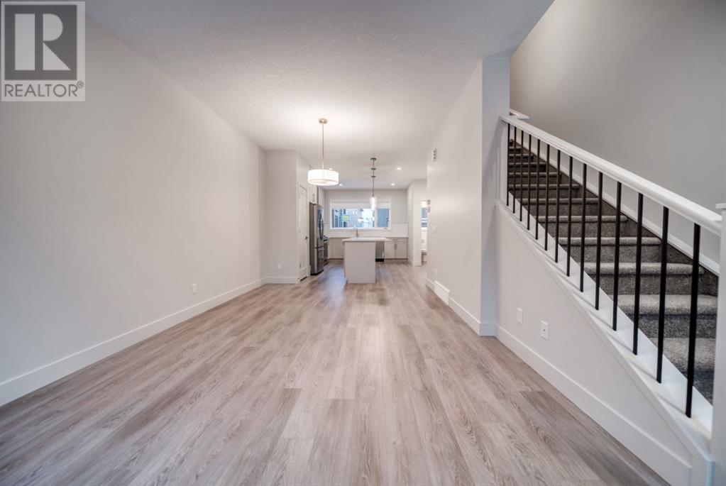 Single Family House for Sale in  Royal Elm Green NW Royal Oak Calgary 