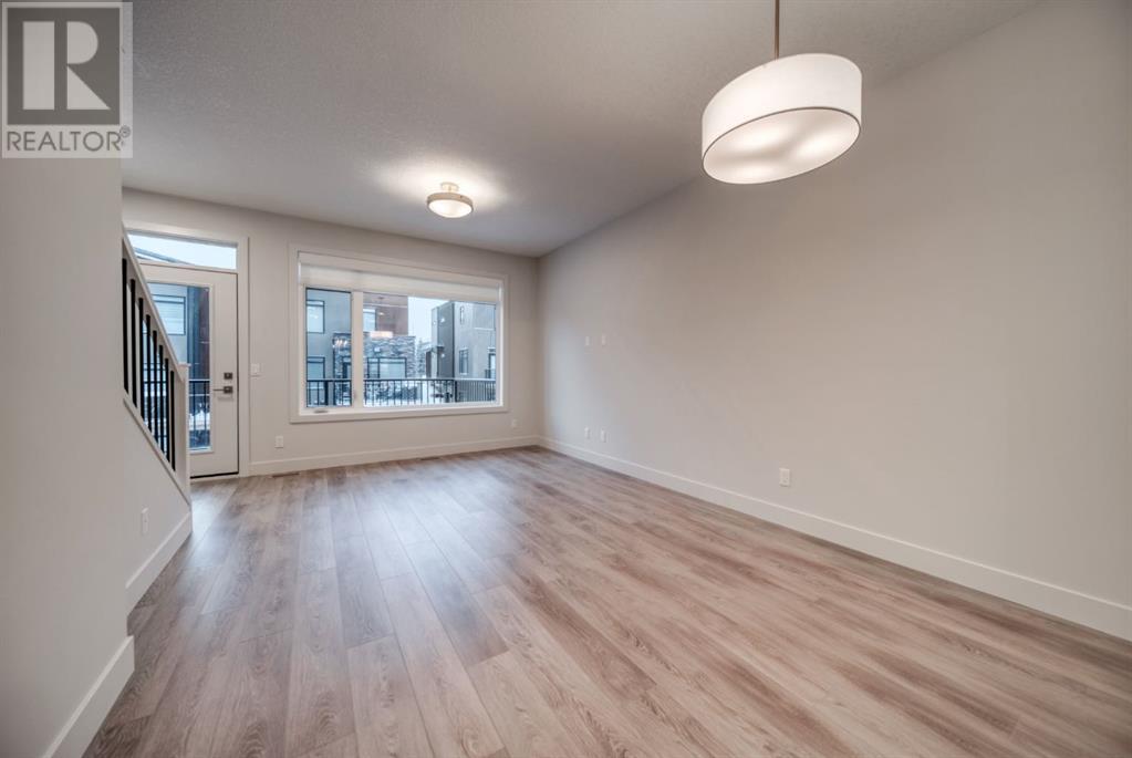 Single Family House for Sale in  Royal Elm Green NW Royal Oak Calgary 