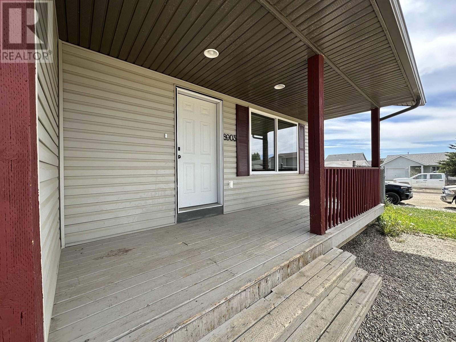 Photo 3 of 8903 8905 83 A Street, Fort St John BC