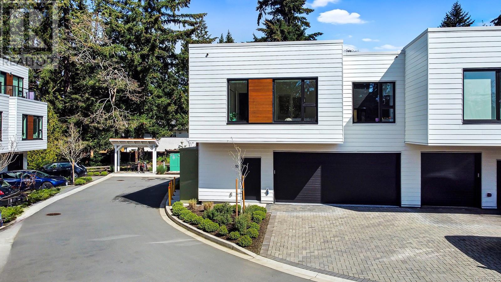 #10 2330 Sooke Rd - 4