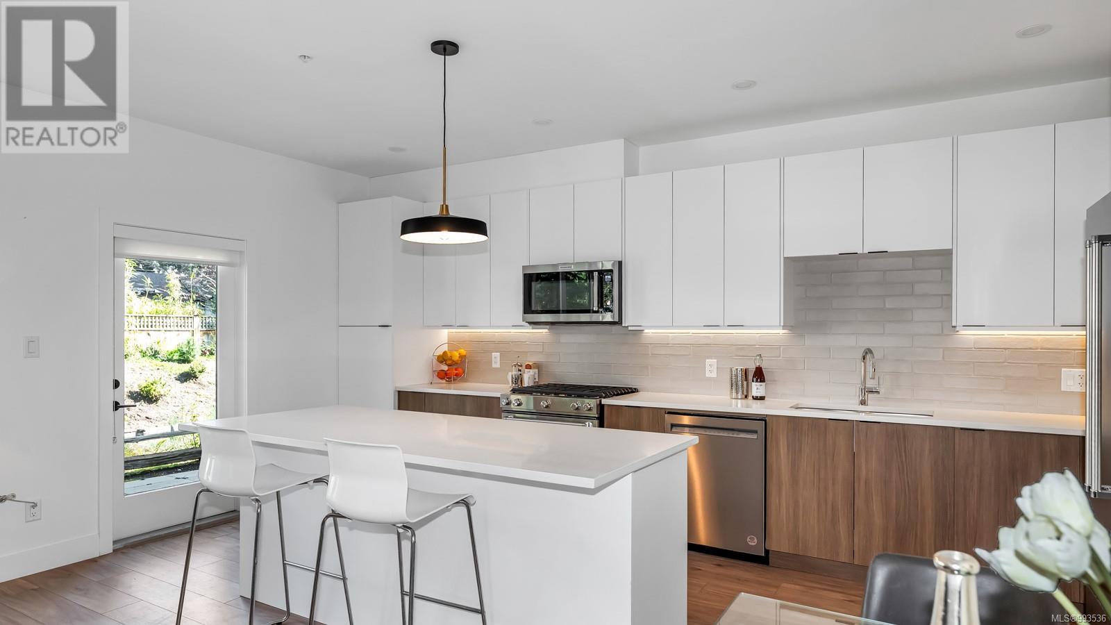 10 2330 Sooke Road, Colwood