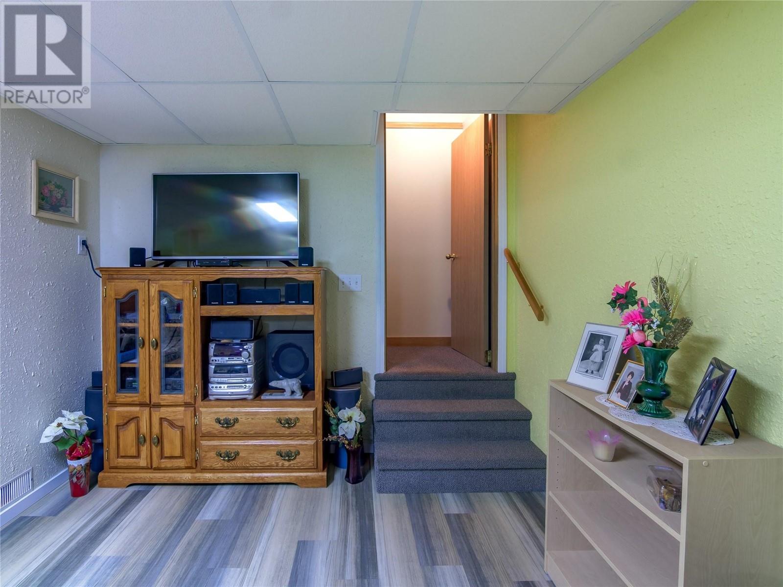 111 2445 South Main Street, Penticton