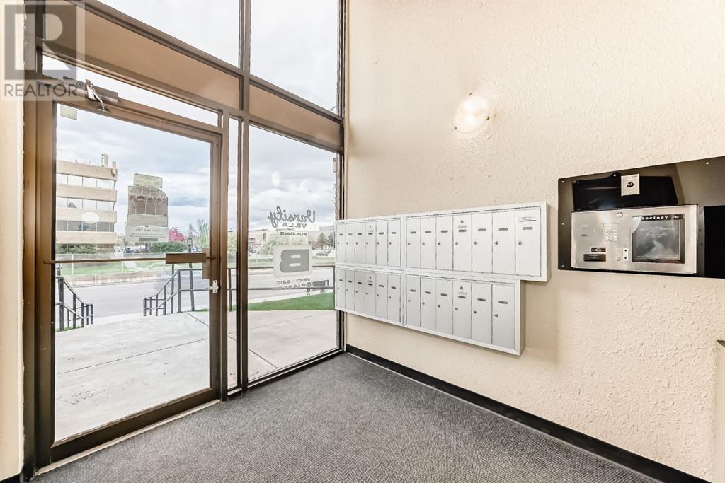 Single Family House for Sale in  B  Street NW Varsity Calgary 