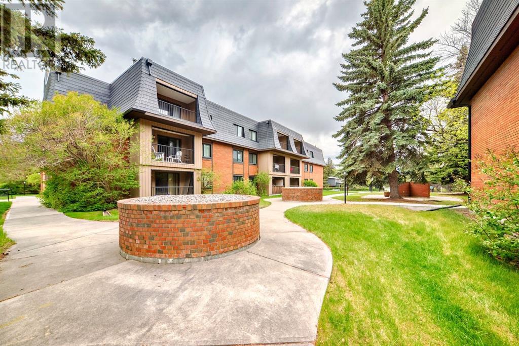 Single Family House for Sale in  B  Street NW Varsity Calgary 
