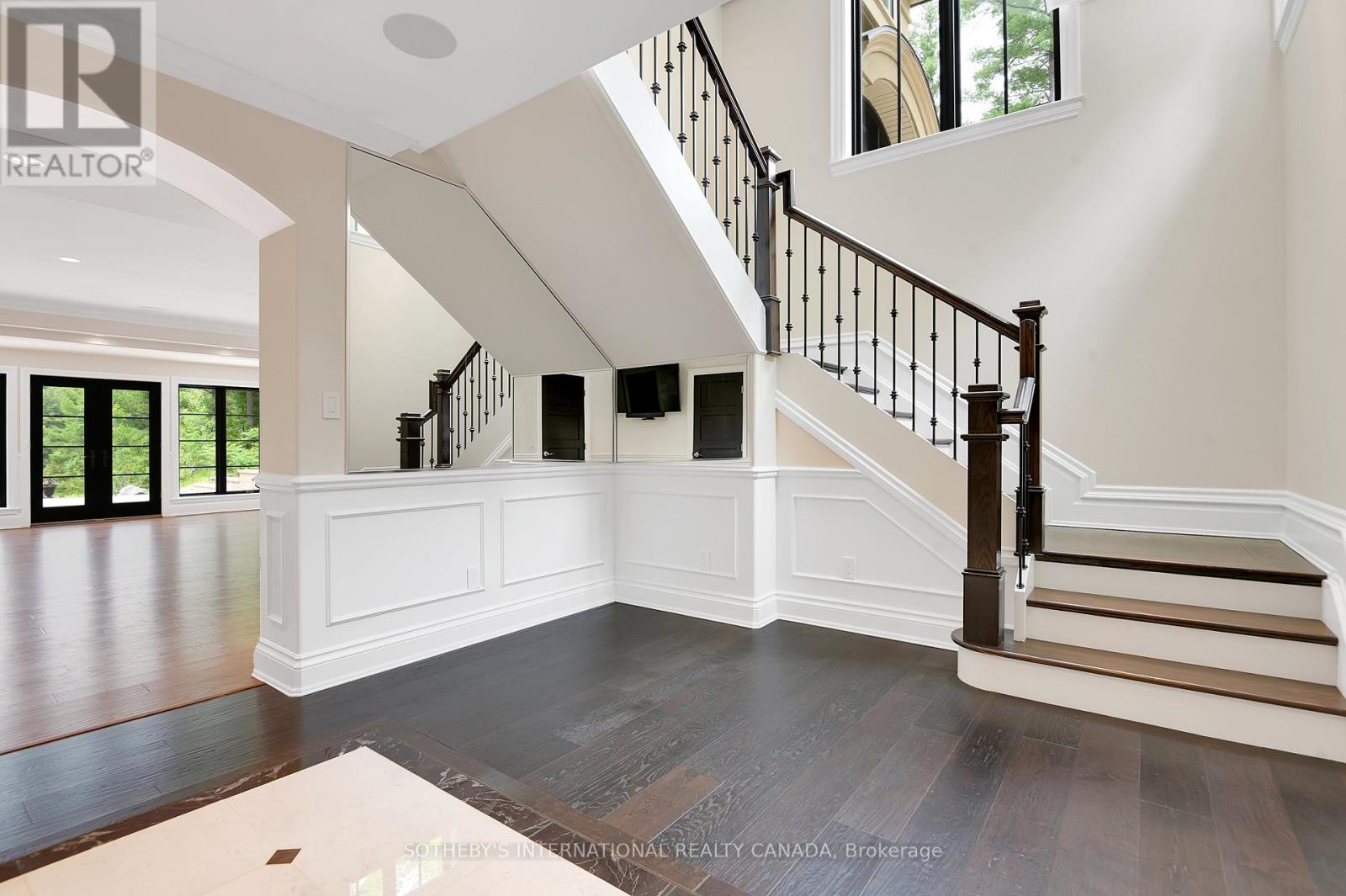 Photo 2 of 106 Lorlei Drive, Mcnab Braeside ON