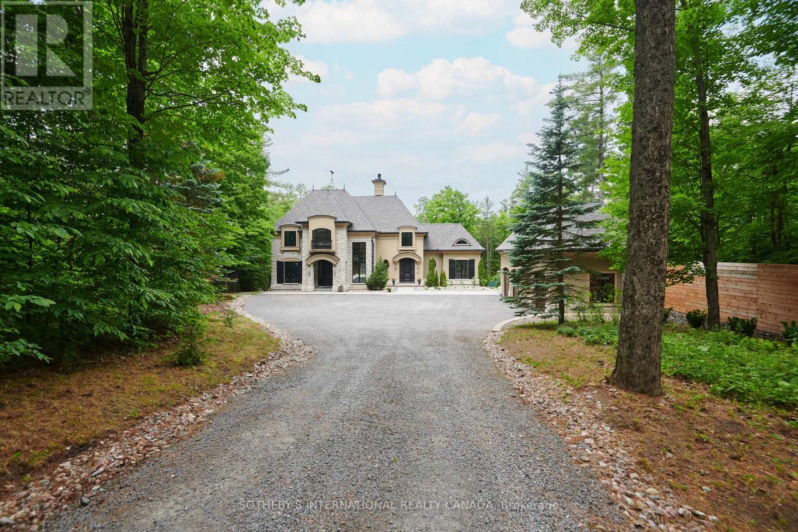 Photo 31 of 106 Lorlei Drive, Mcnab Braeside ON