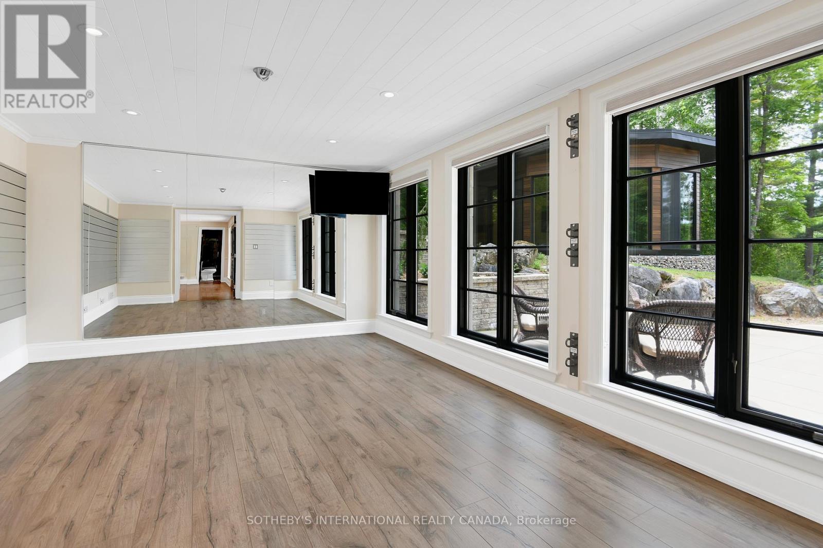 Photo 20 of 106 Lorlei Drive, Mcnab Braeside ON