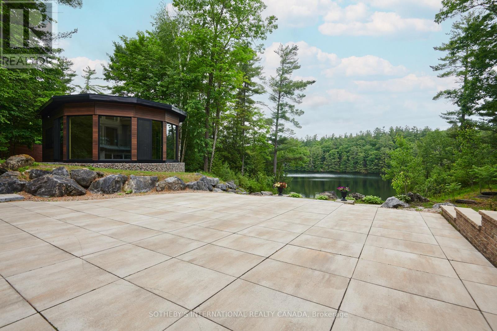 Photo 5 of 106 Lorlei Drive, Mcnab Braeside ON