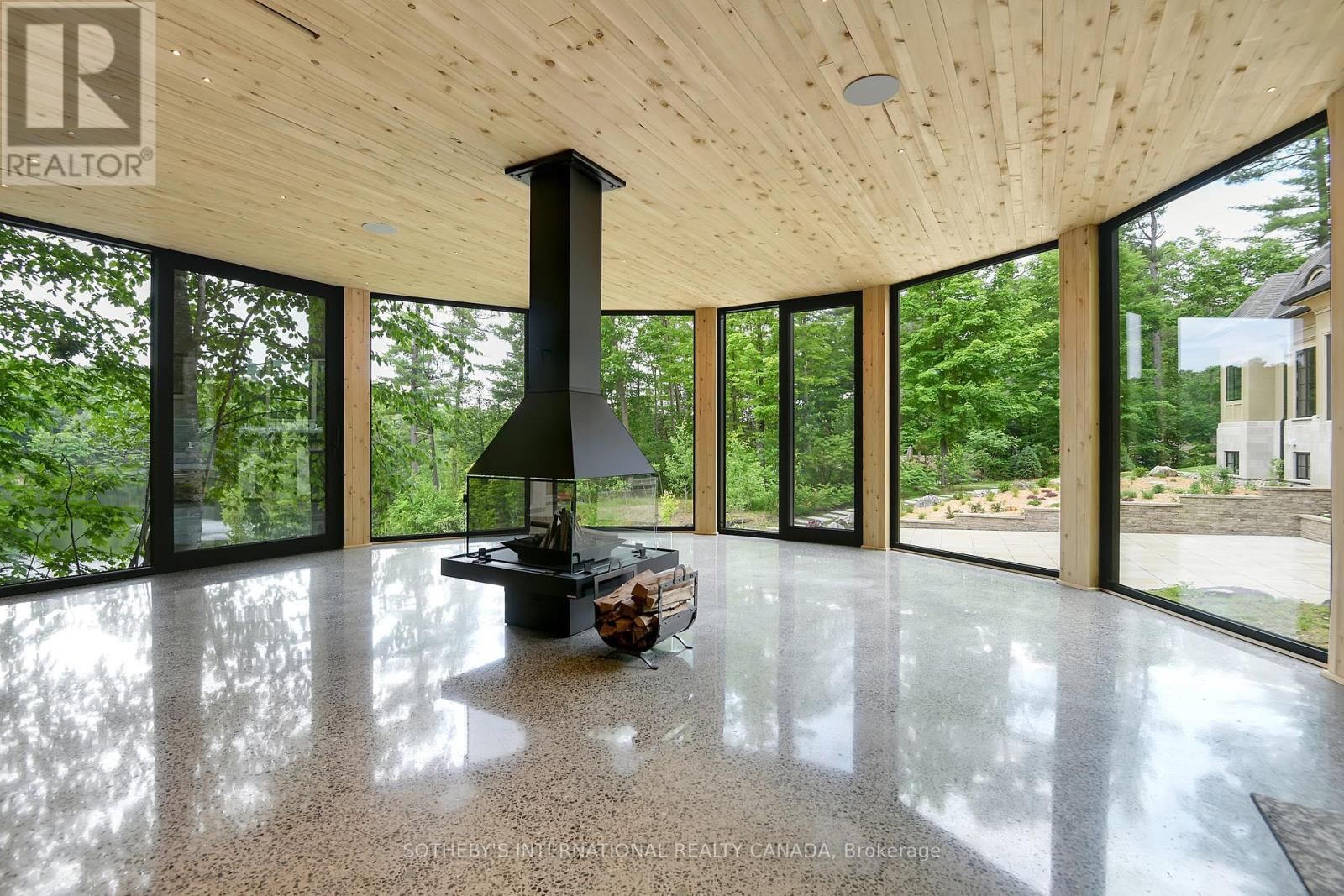 Photo 37 of 106 Lorlei Drive, Mcnab Braeside ON