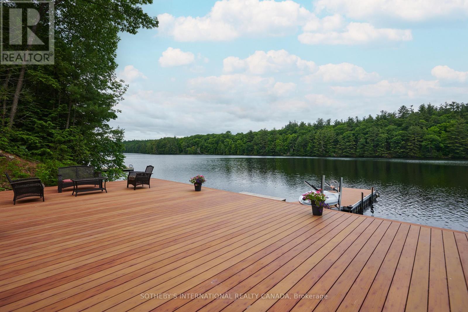 Photo 45 of 106 Lorlei Drive, Mcnab Braeside ON