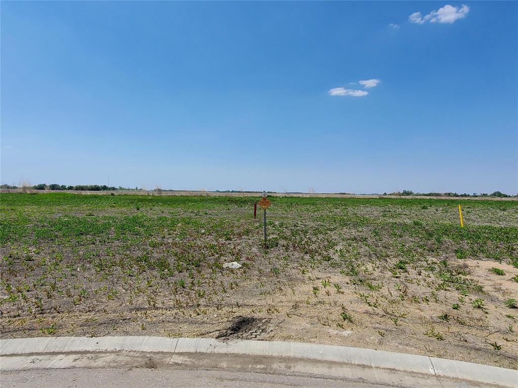 Photo 1 of 17 Black Currant Court, Steinbach MB