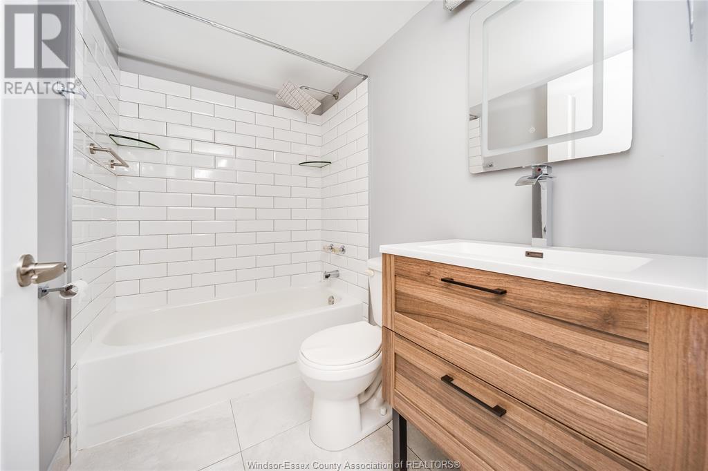 Photo 17 of 1219 Monmouth, Windsor ON