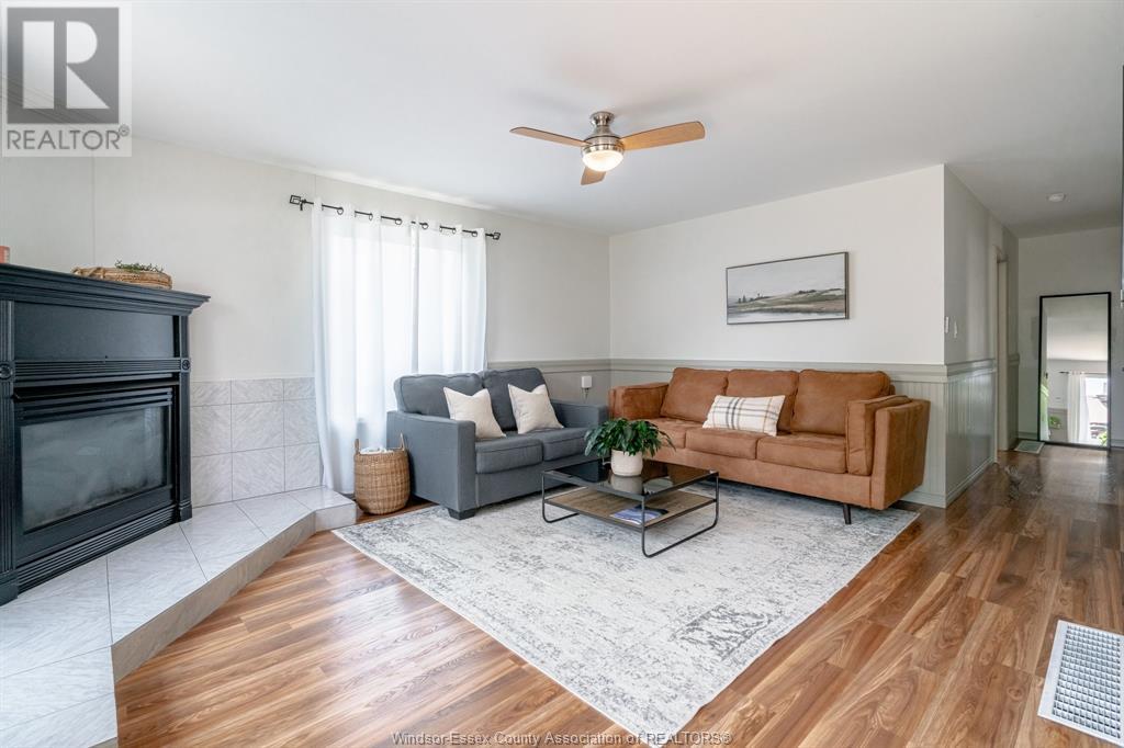Photo 12 of 166 Stirling Street, Lakeshore ON