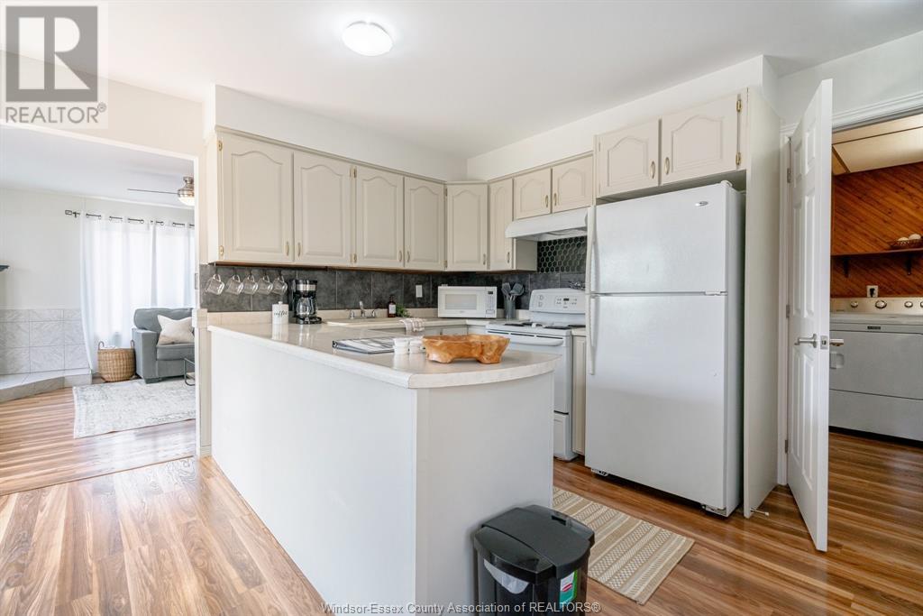 Photo 8 of 166 Stirling Street, Lakeshore ON