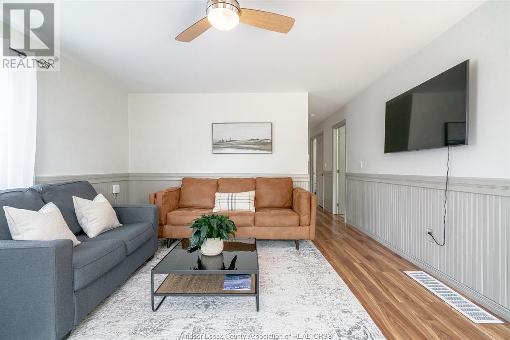 Photo 13 of 166 Stirling Street, Lakeshore ON
