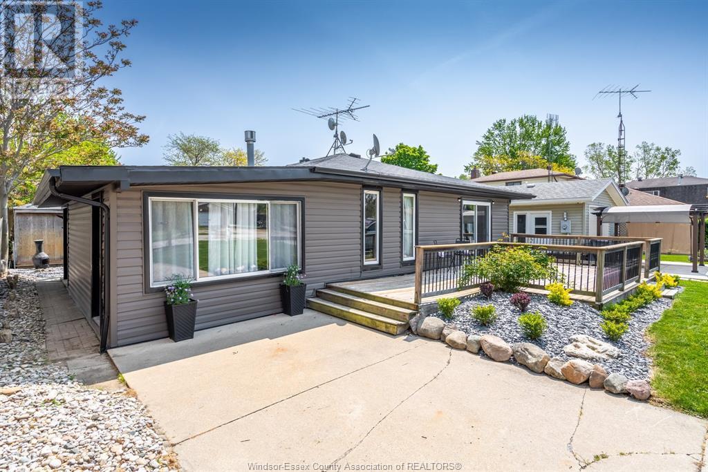 Photo 27 of 166 Stirling Street, Lakeshore ON