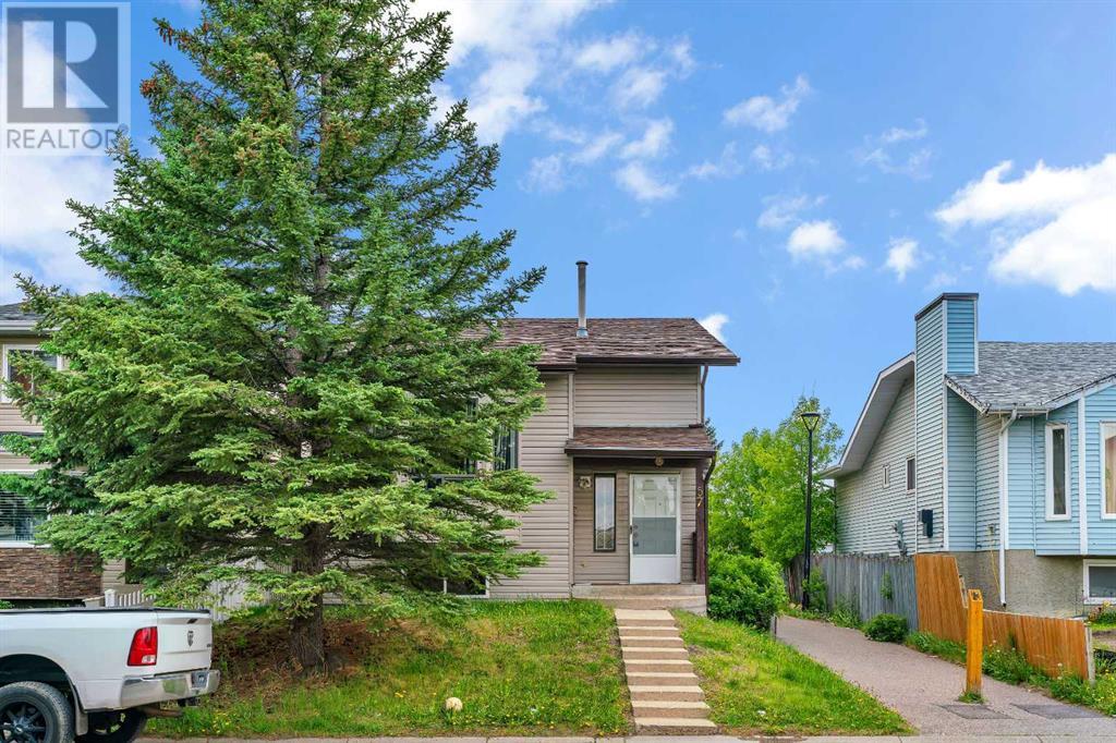Single Family House 4 Level for Sale in  Falmere Way NE Falconridge Calgary 