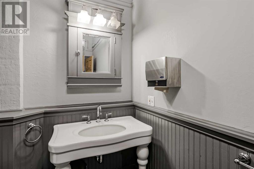 Single Family House Loft for Sale in    Avenue SW Beltline Calgary 