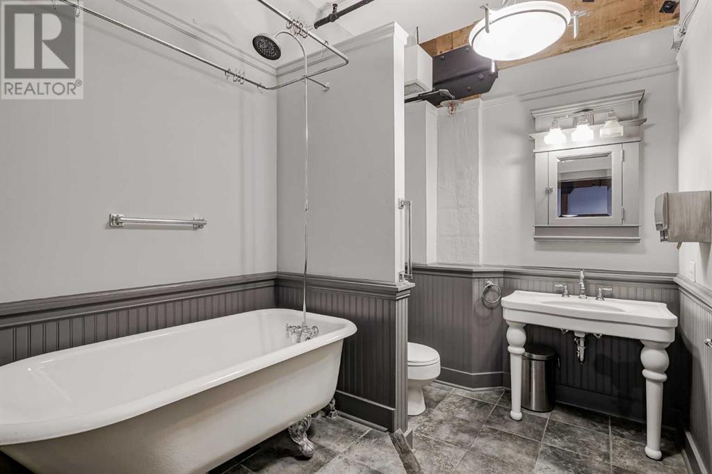Single Family House Loft for Sale in    Avenue SW Beltline Calgary 