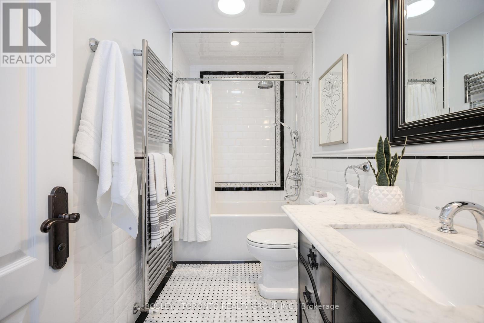 Photo 36 of 31 Red Deer Avenue, Toronto ON