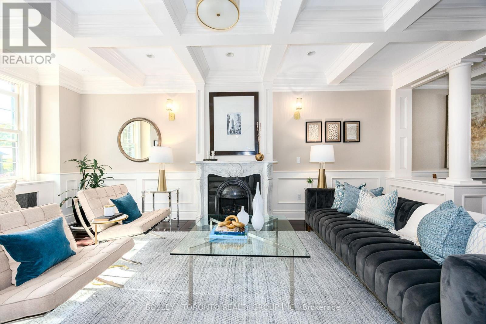 Photo 6 of 31 Red Deer Avenue, Toronto ON