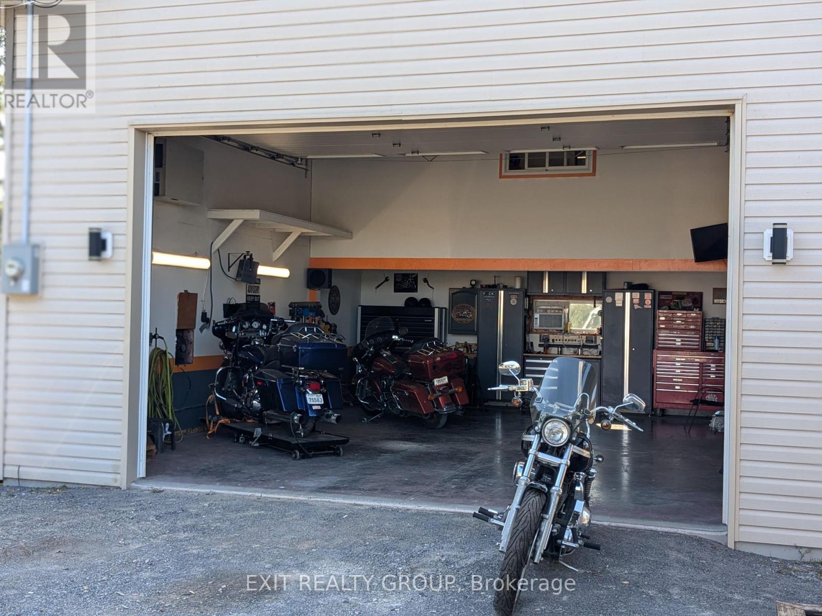 Photo 21 of 141 Stoco Road, Tweed ON