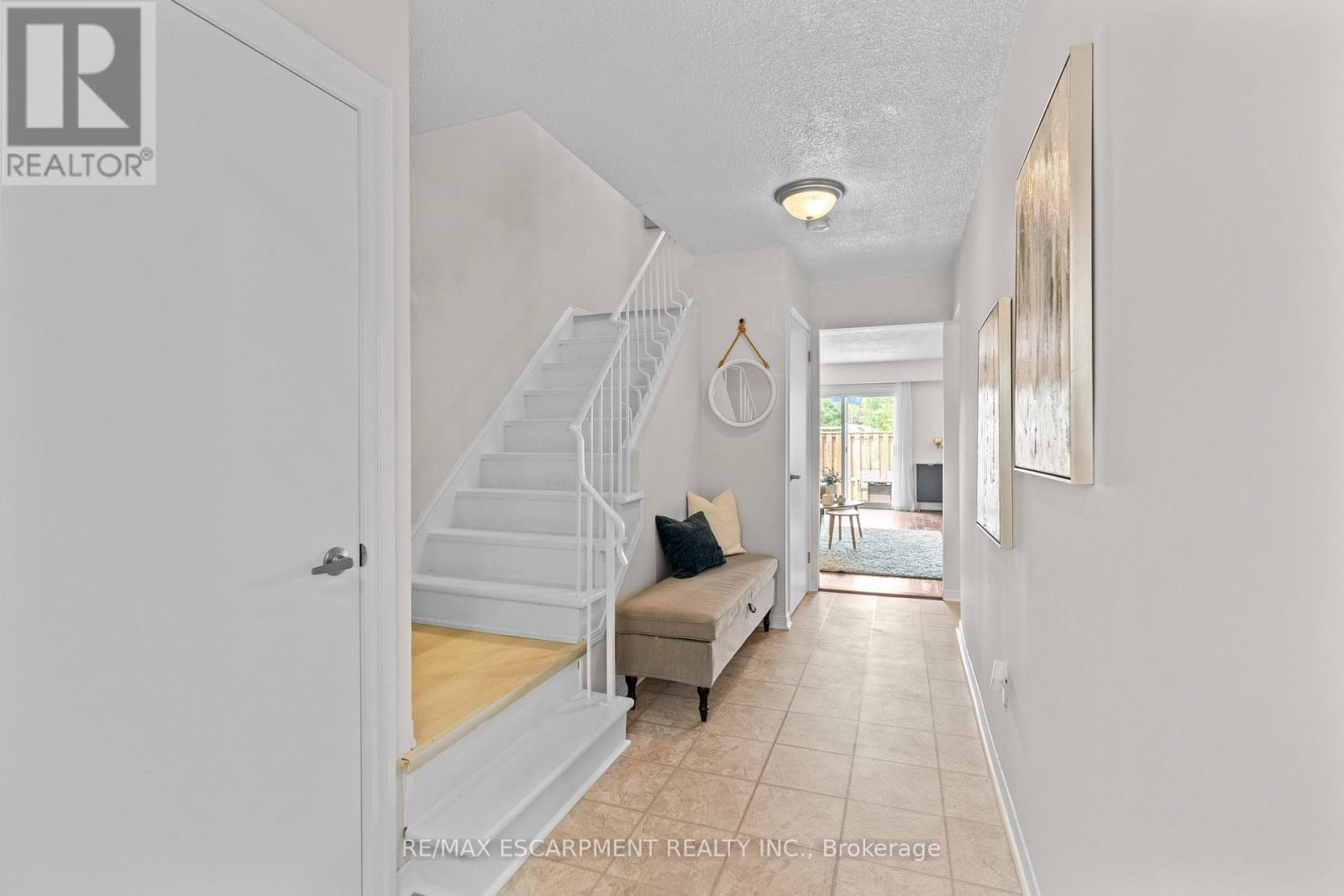 Photo 17 of 1 4197 Longmoor Drive, Burlington ON