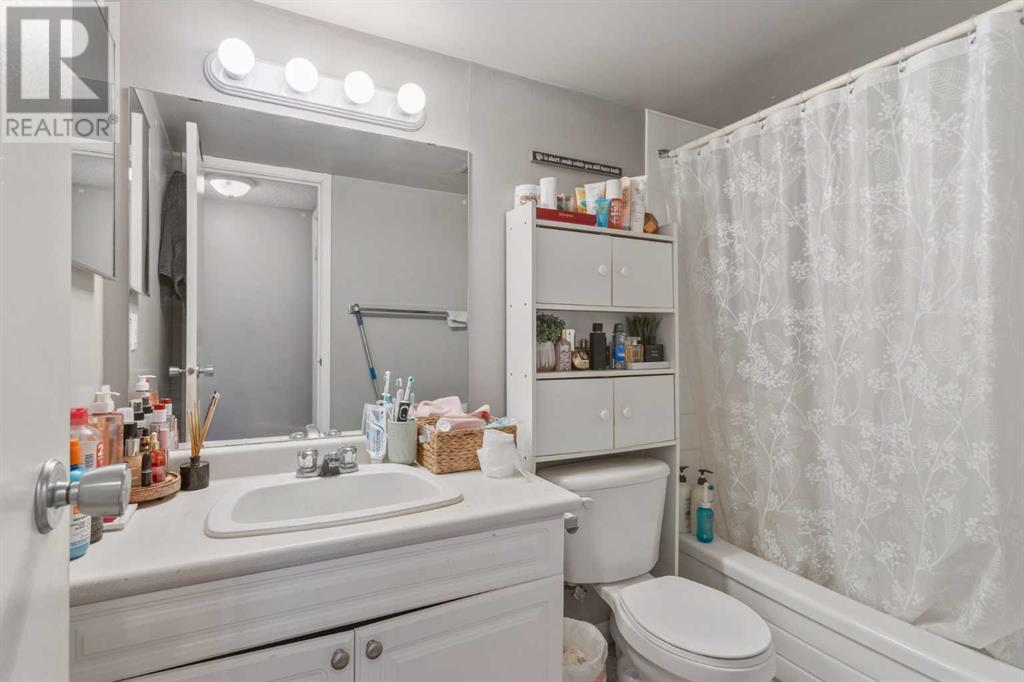 Single Family House for Sale in   Mchugh Court NE Mayland Heights Calgary 