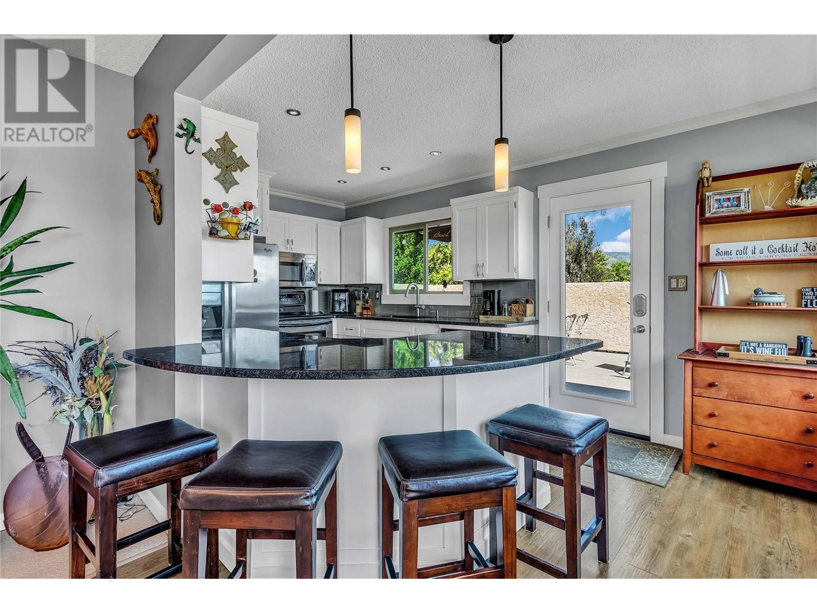  2370 Thacker Drive, West Kelowna