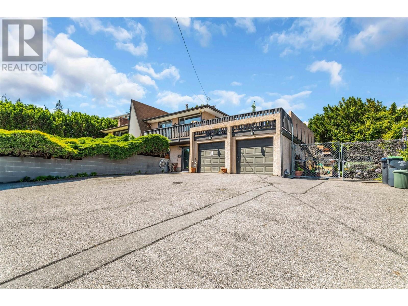  2370 Thacker Drive, West Kelowna