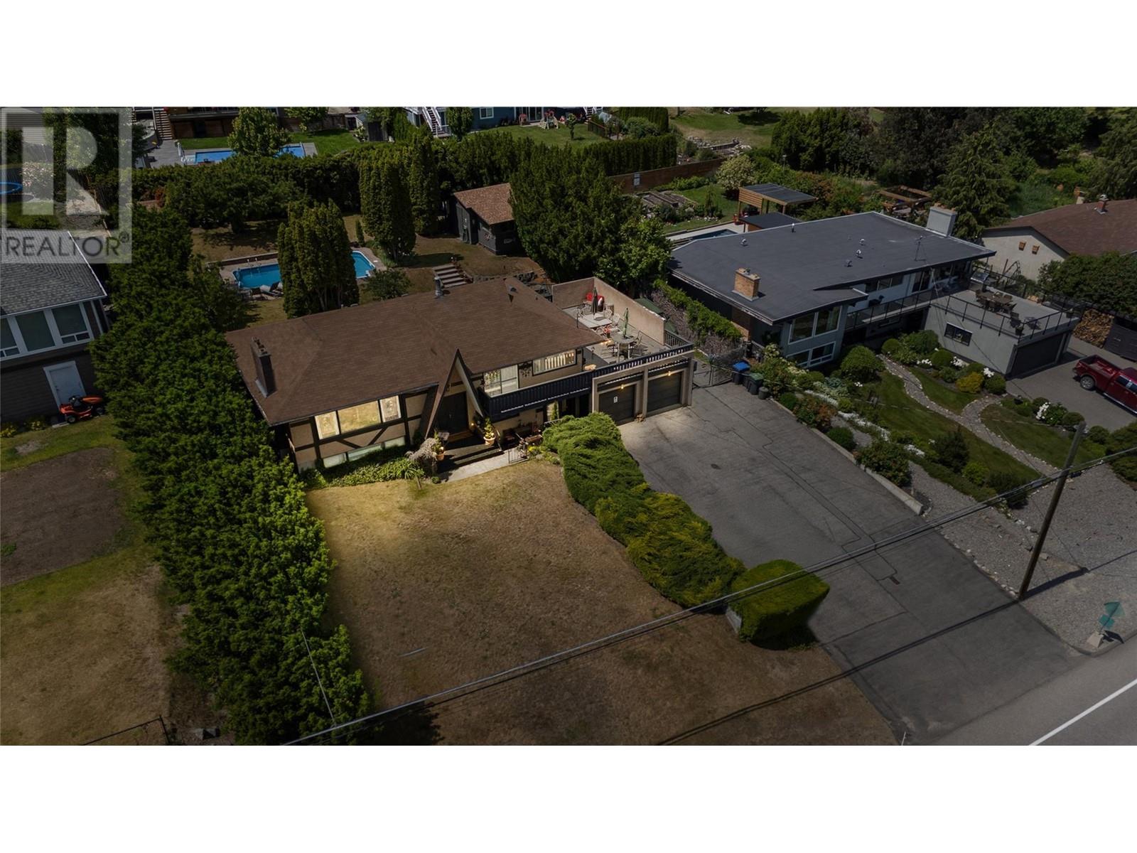  2370 Thacker Drive, West Kelowna