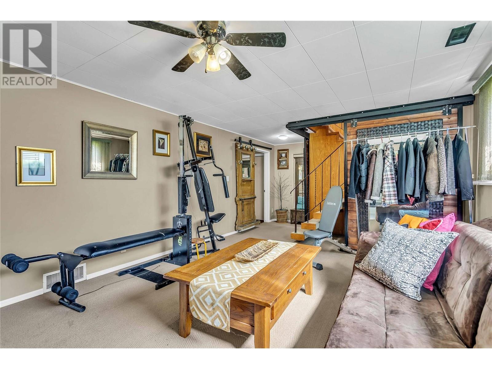  2370 Thacker Drive, West Kelowna