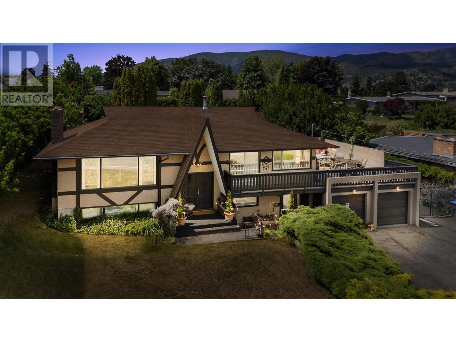  2370 Thacker Drive, West Kelowna