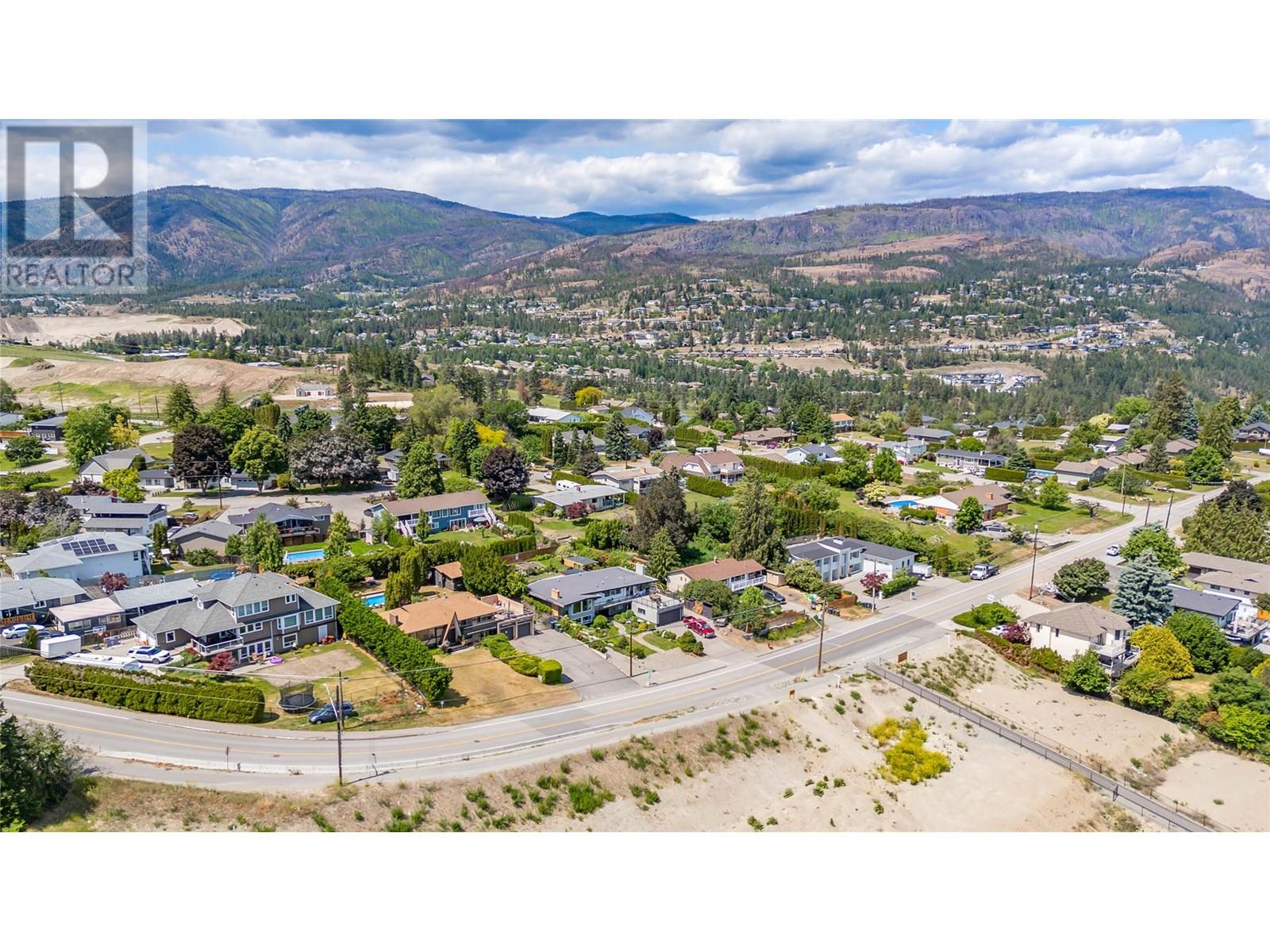  2370 Thacker Drive, West Kelowna