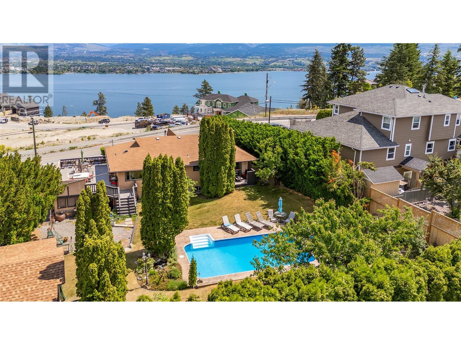  2370 Thacker Drive, West Kelowna