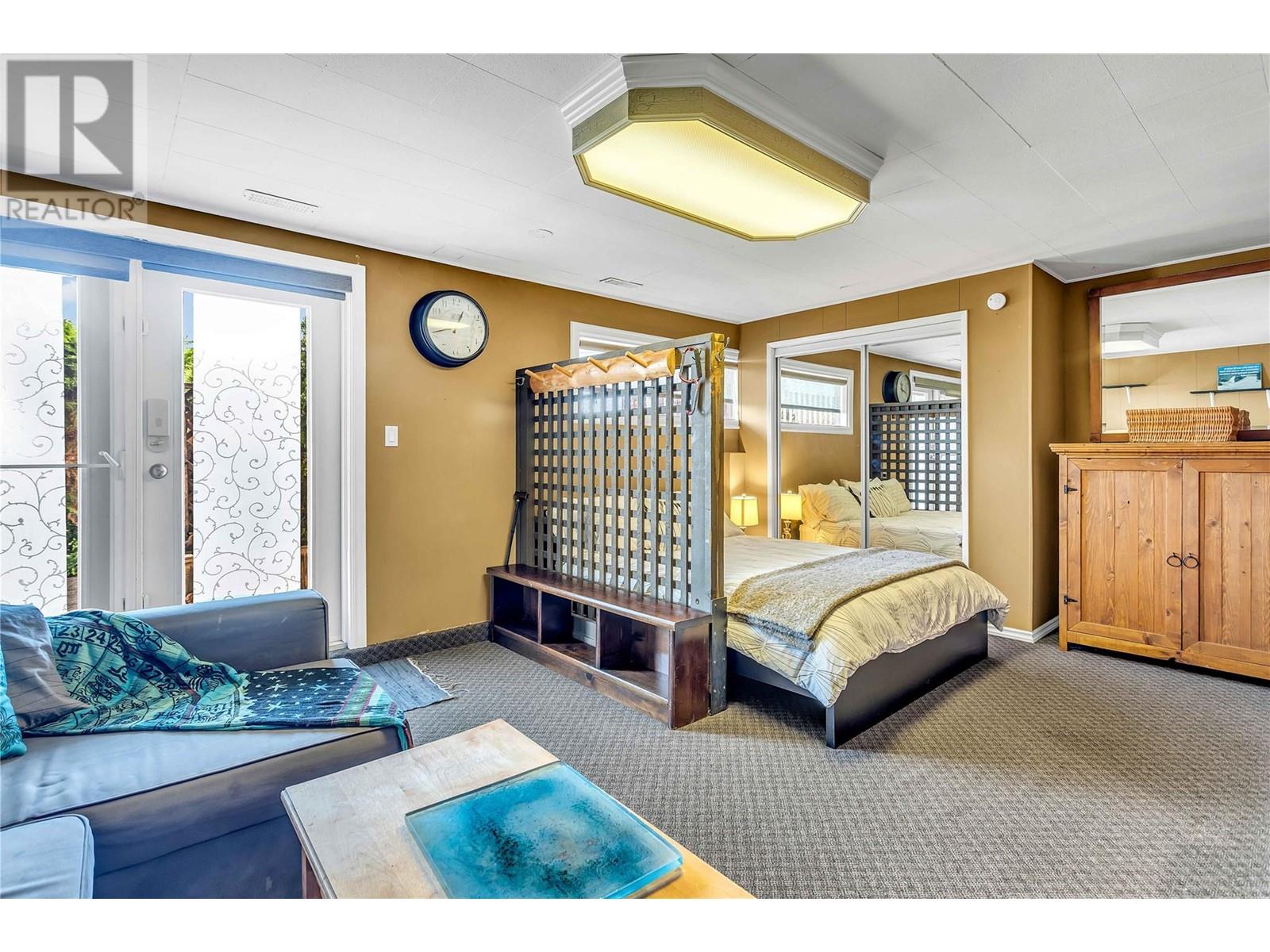  2370 Thacker Drive, West Kelowna