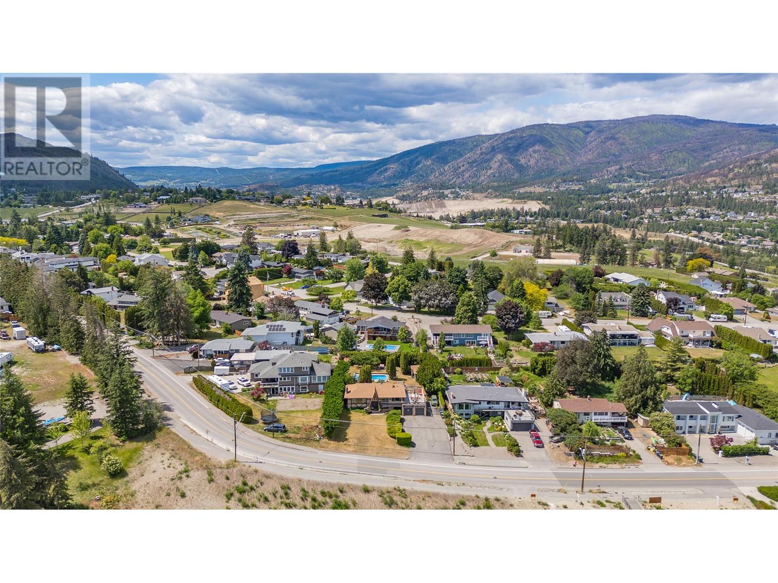  2370 Thacker Drive, West Kelowna