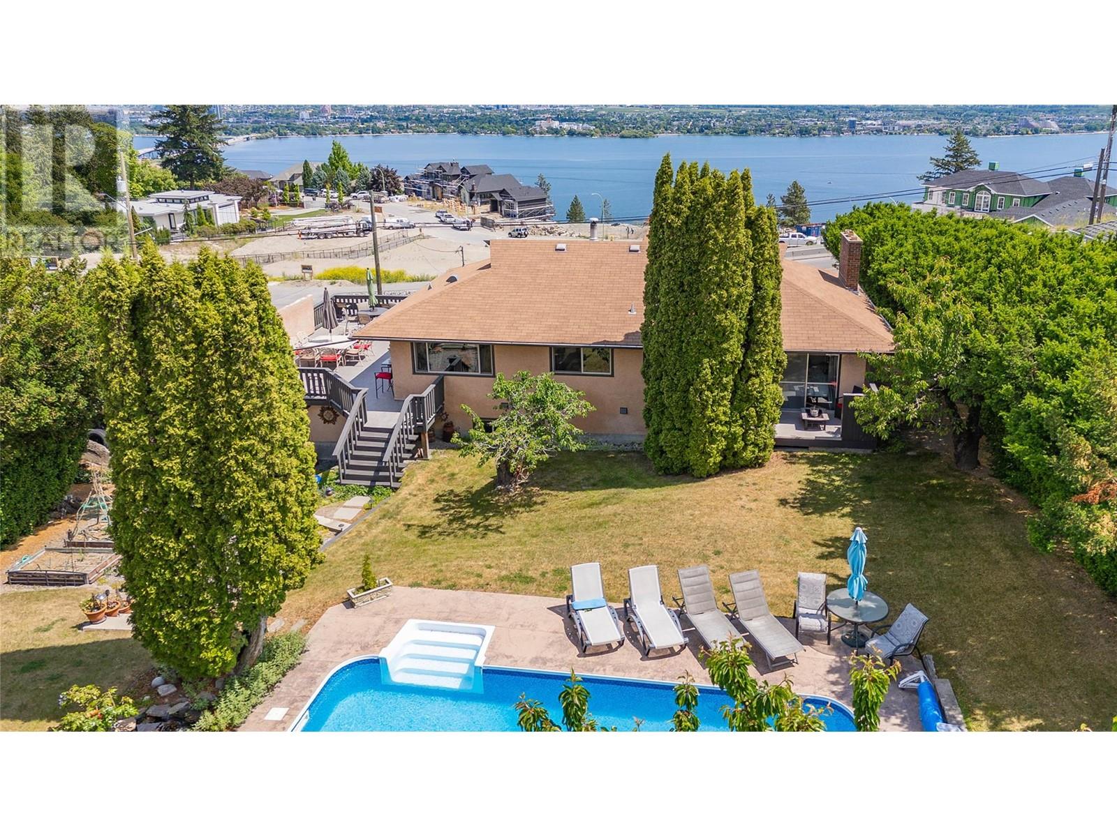  2370 Thacker Drive, West Kelowna