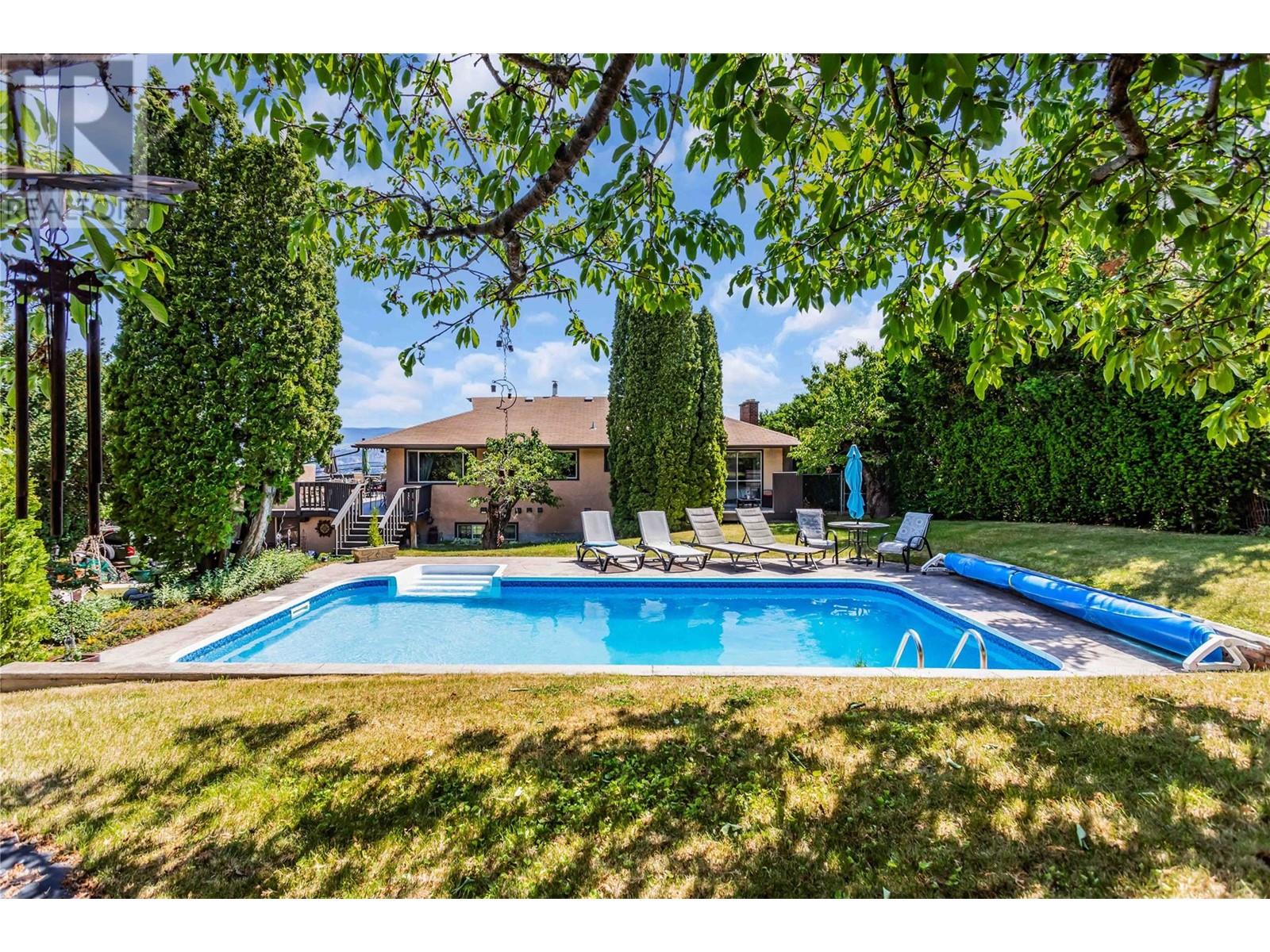  2370 Thacker Drive, West Kelowna