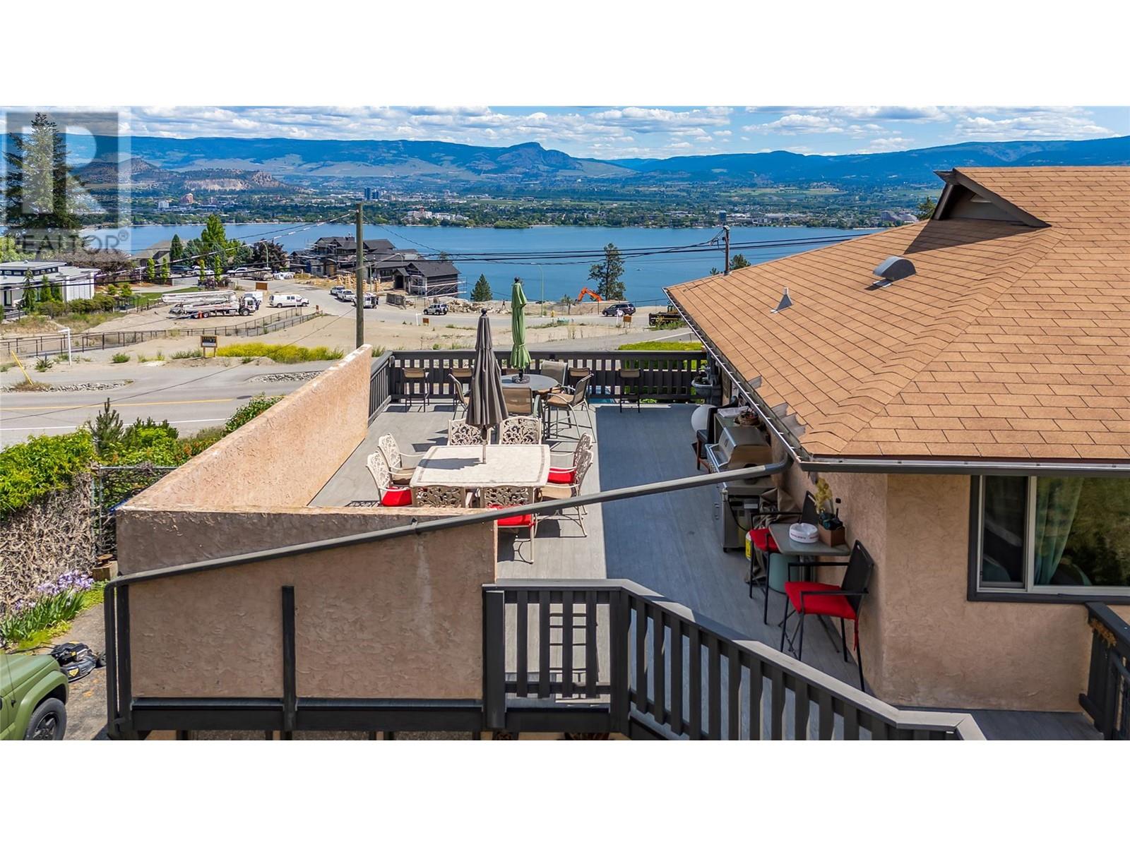  2370 Thacker Drive, West Kelowna
