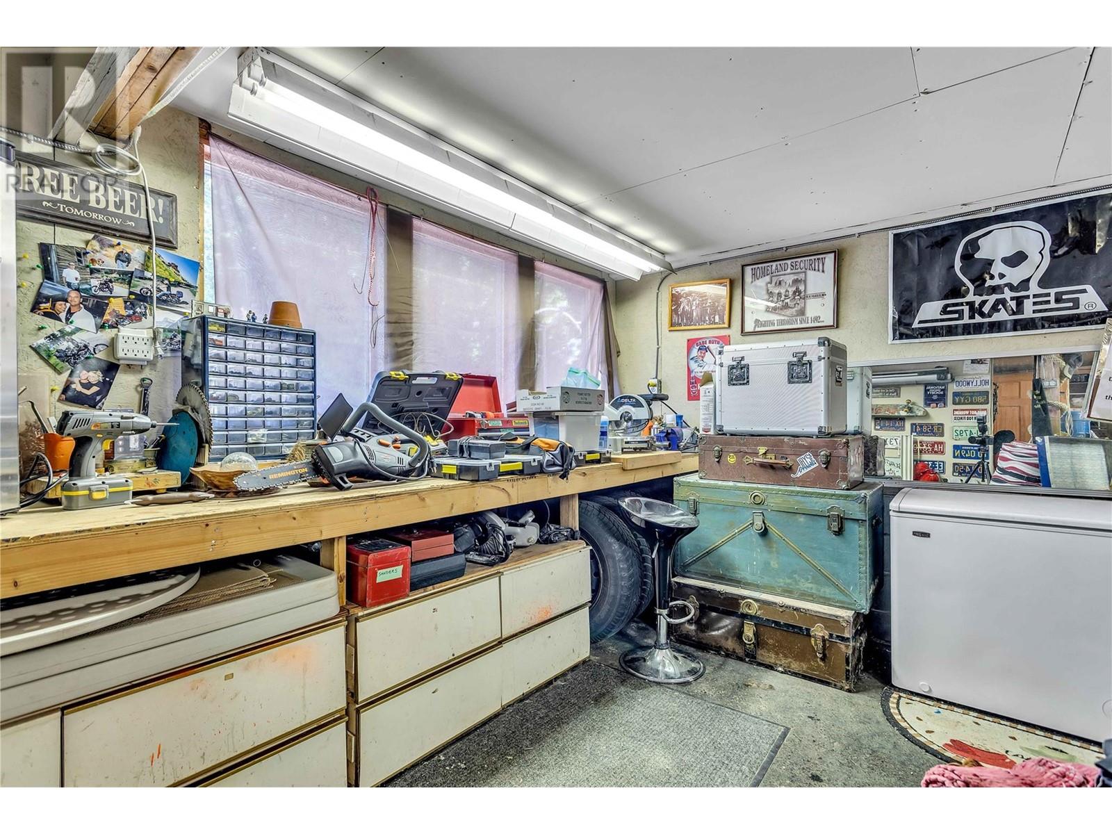  2370 Thacker Drive, West Kelowna