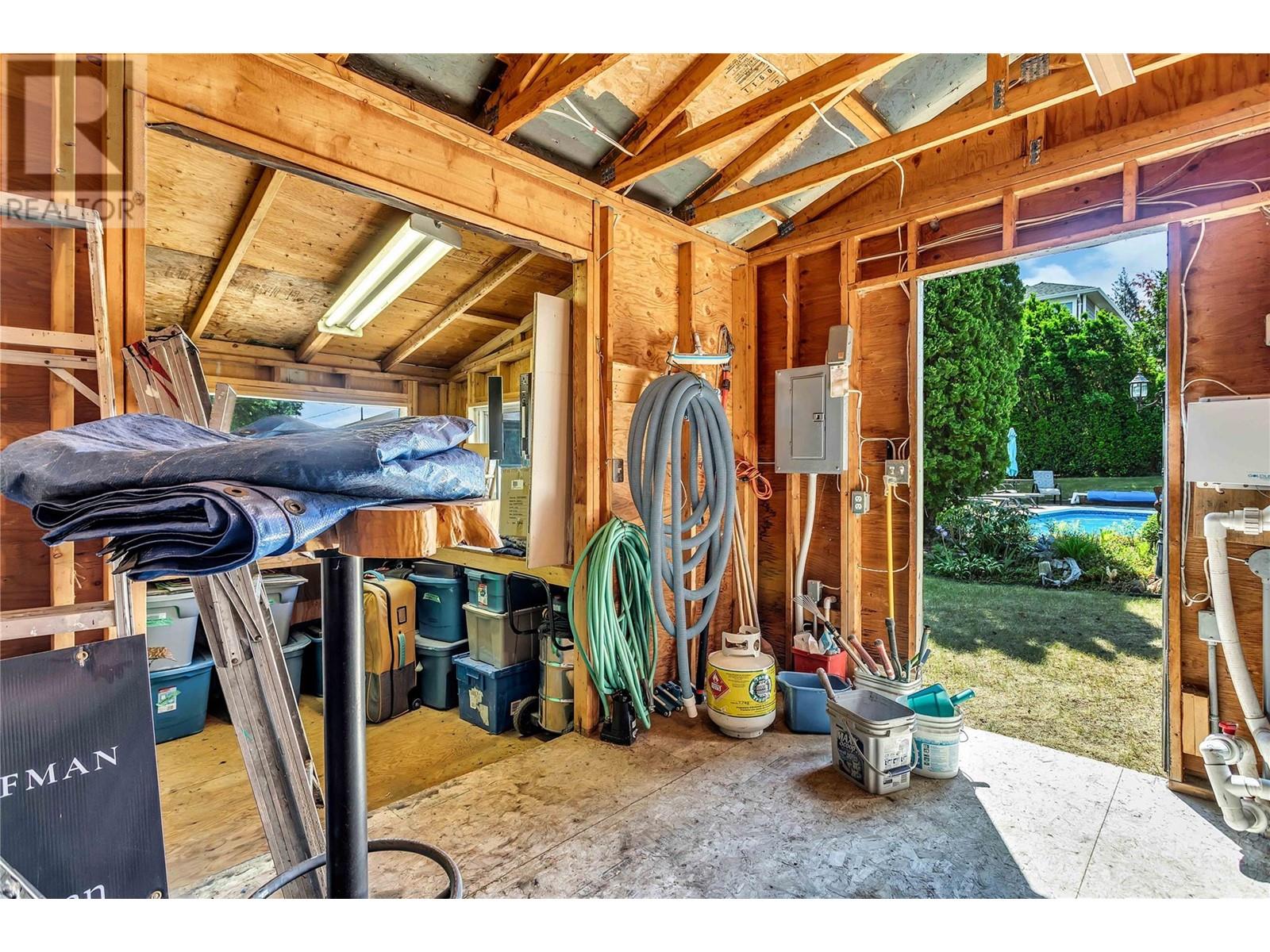  2370 Thacker Drive, West Kelowna