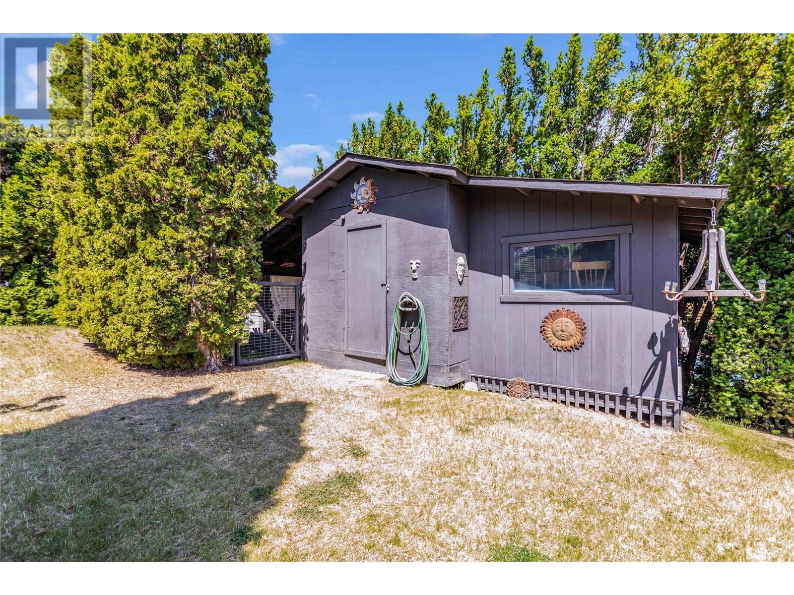  2370 Thacker Drive, West Kelowna